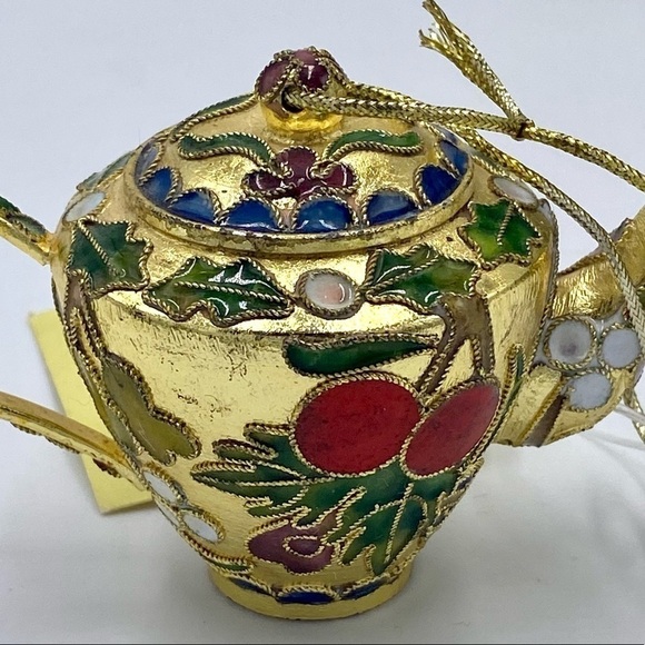 VTG 2” Cloisonné Teapot Christmas Ornament Red and gold Holly Enamel 2.5” tall. - Picture 4 of 10